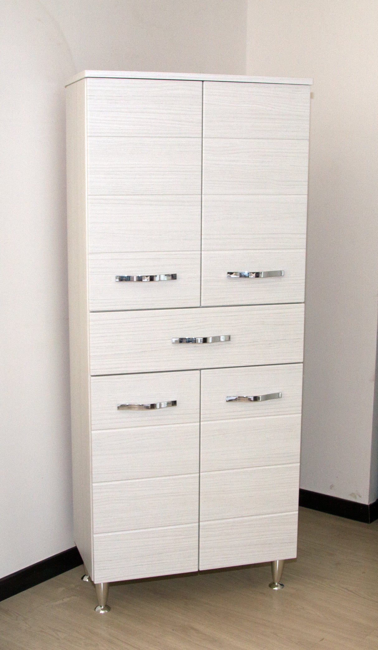 Colonna antonella 4 ante + 1 cassetto 160 b.co portuna