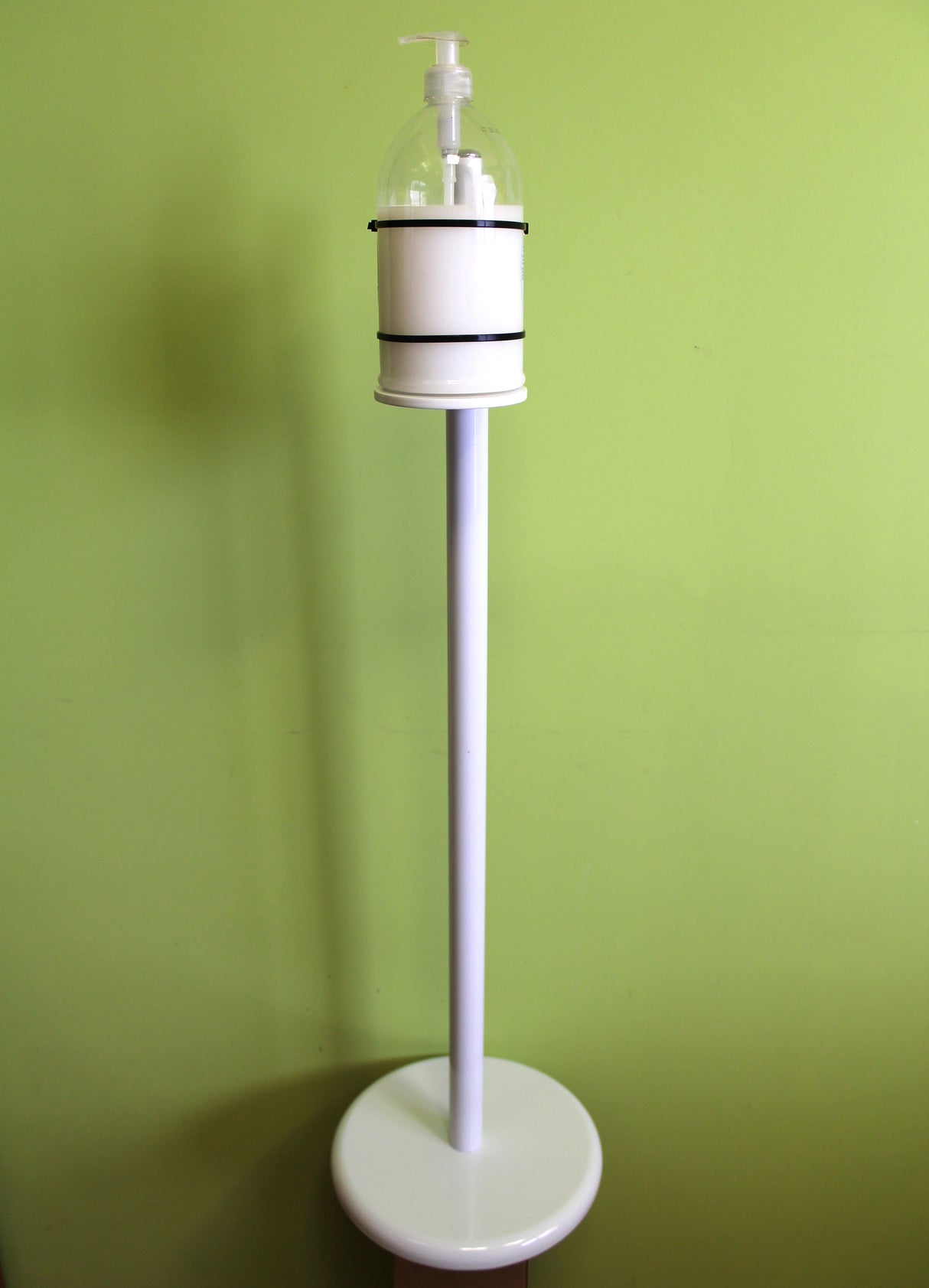 Piantana porta gel universale colore bianca