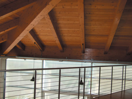 Sottotetto in legno grezzo