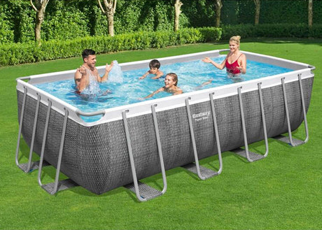 Piscine rigide